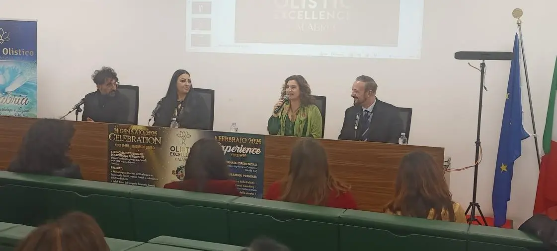 images “Olistic Excellence Calabria”, gli operatori olistici si prendono la scena: premiazione in Cittadella 