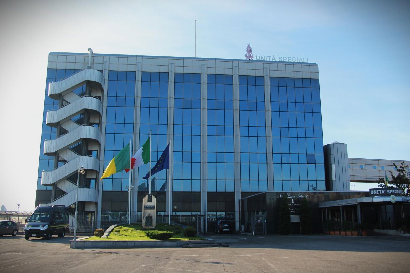 images Pirateria, blitz della Finanza in tutta Italia per le partite di Champions:  nel mirino bar e locali pubblici 