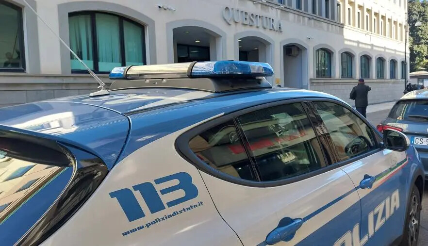 images Focus anti 'ndrangheta della Polizia a Reggio: attenzionate Villa Comunale e Piazza Zerbi, espulsi 9 extracomunitari irregolari