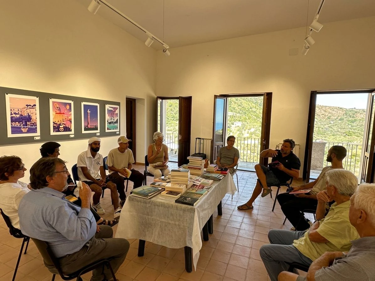 Libri, cultura e comunità: ADEI dona 100 volumi a Palazzo Gallelli di Badolato