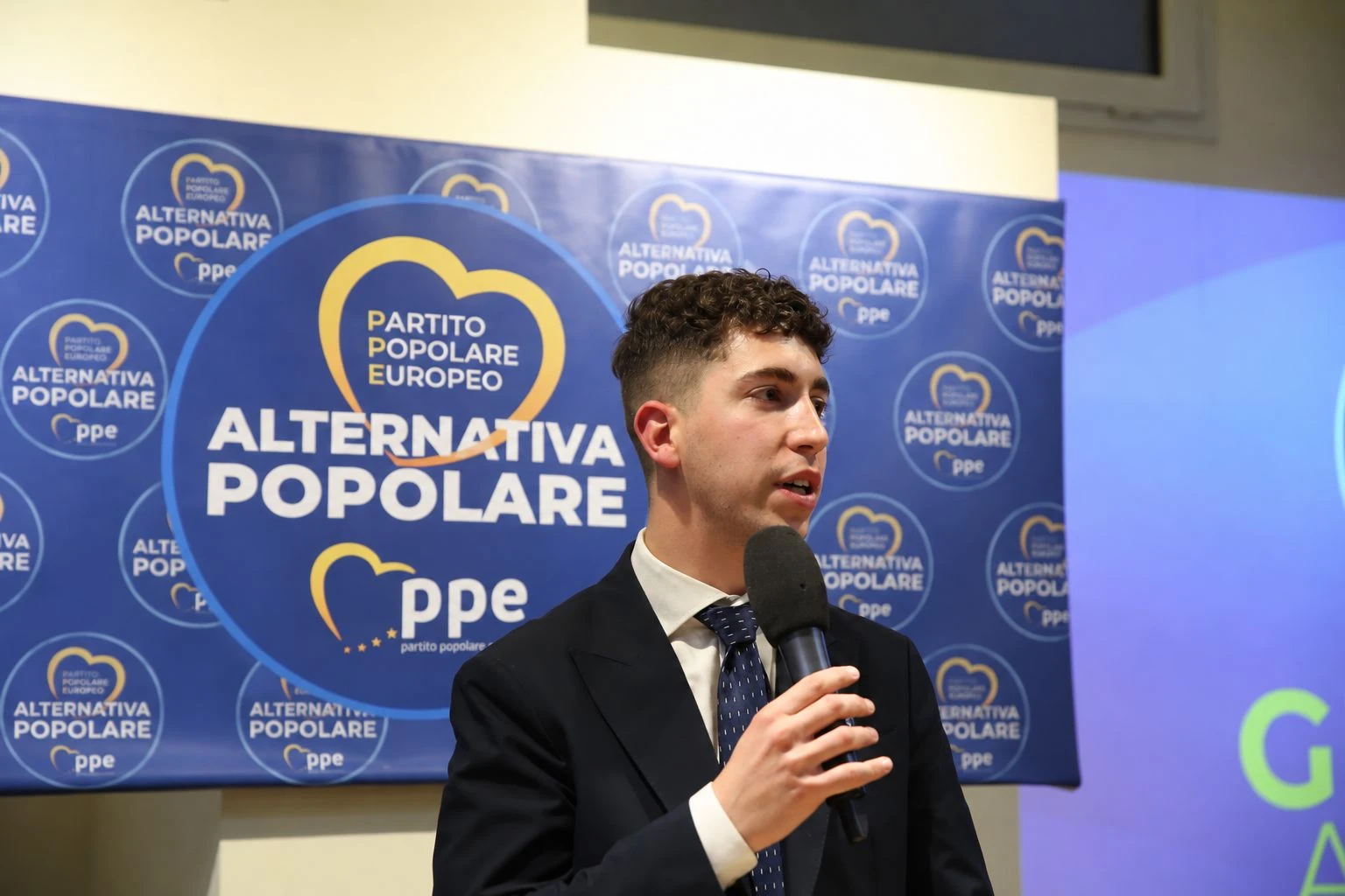Aeroporto dello Stretto, Scappatura (AP giovani): "I giovani democratici mentono senza pudore"