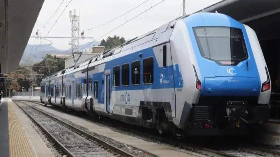 Torna a viaggiare l’Intercity diretto Roma–Reggio Calabria lungo la linea ionica