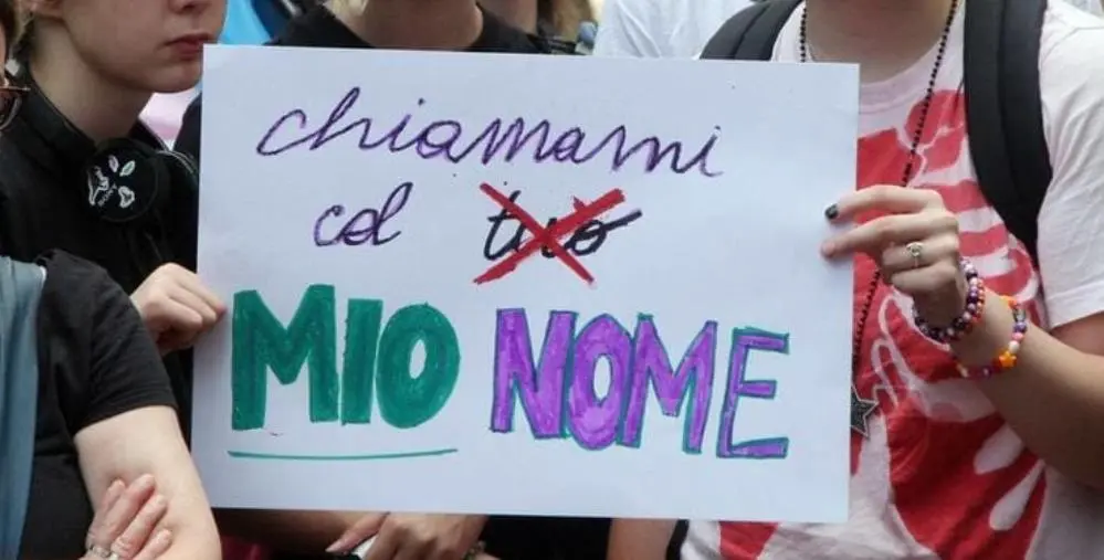 Arci Catanzaro sollecita le scuole superiori ad adottare il regolamento sulle "Carriere Alias" images Arci Catanzaro sollecita le scuole superiori ad adottare il regolamento sulle "Carriere Alias"