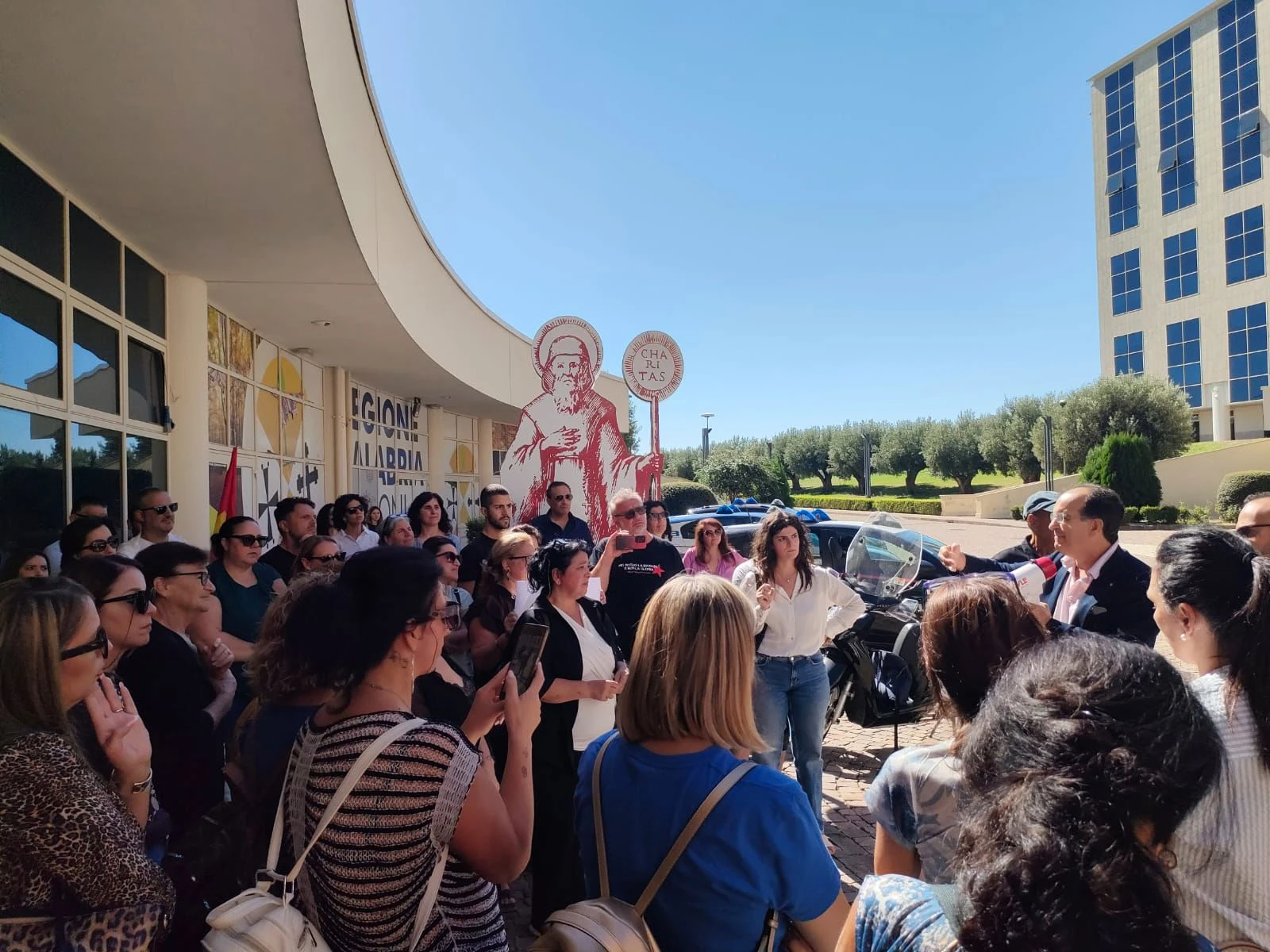 Graduatorie OSS, il consigliere regionale Enzo Bruno (Tridico Presidente): "Rafforzare lo scorrimento e trovare soluzioni per i precari"