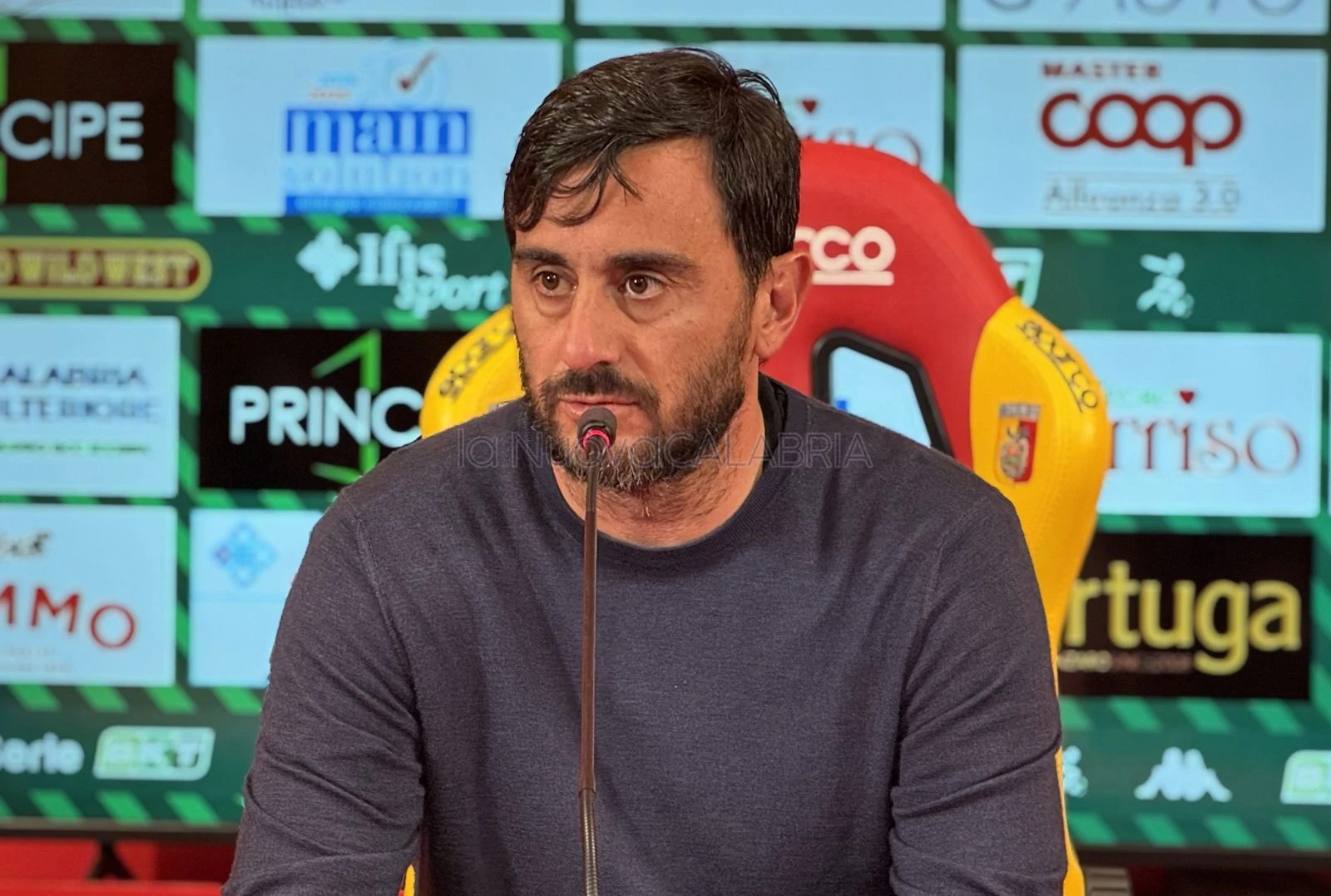 Il Catanzaro cala il poker nel giorno del dolore, Aquilani: “Abbiamo giocato per la città”