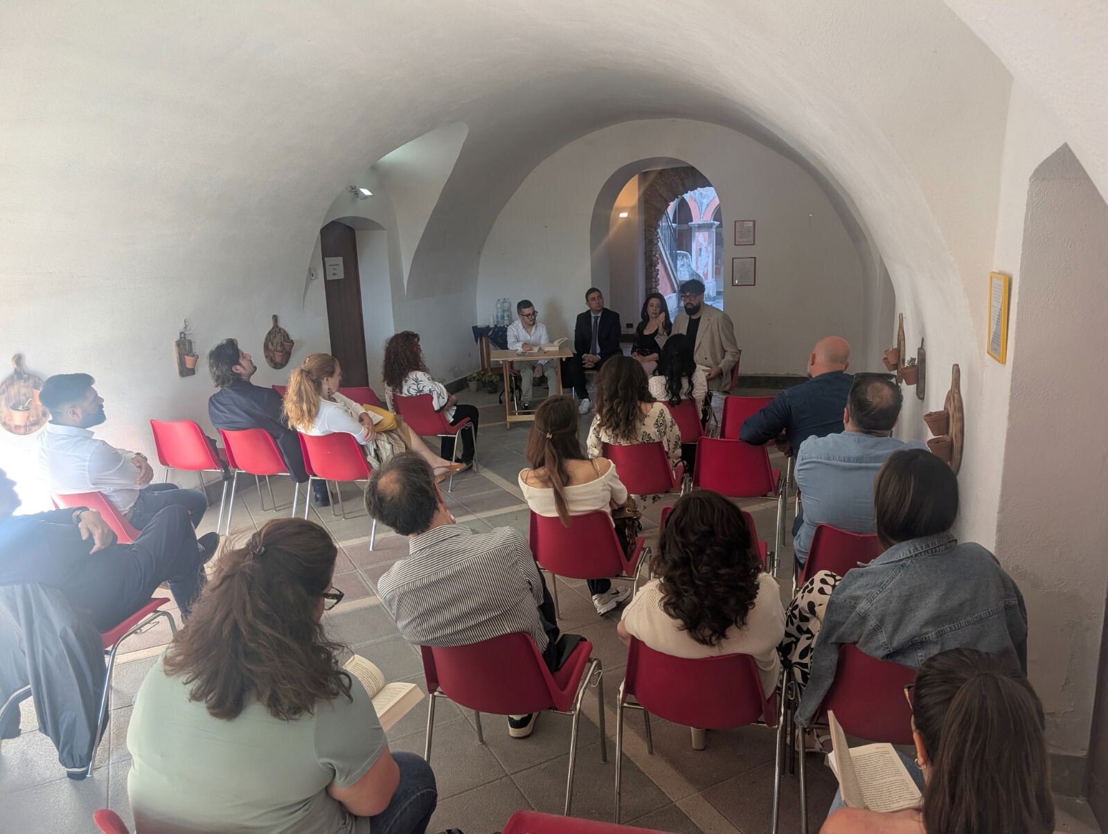 Centro Oikos, dal libro di Gennaro Ponte un appello a “ripartire dall’umano” per una nuova agenda politico-sociale images Centro Oikos, dal libro di Gennaro Ponte un appello a “ripartire dall’umano” per una nuova agenda politico-sociale