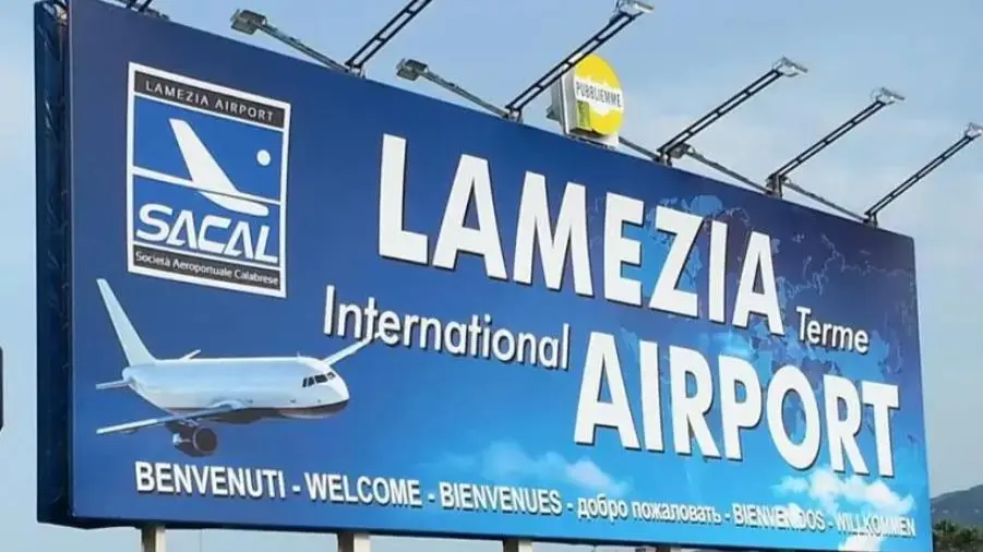 images Aeroporto di Lamezia, per il Pd "Mancanza di controlli e carenze nel servizio sanitario interno, Sacal e Occhiuto rispondano"