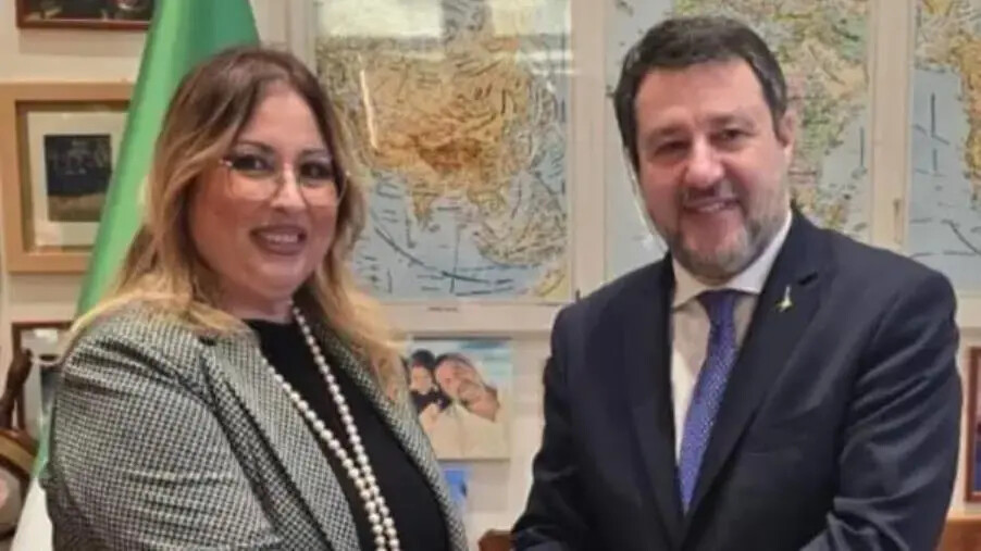 images Katya Gentile e Simona Loizzo danno il benvenuto a Emira Ciodaro nella Lega