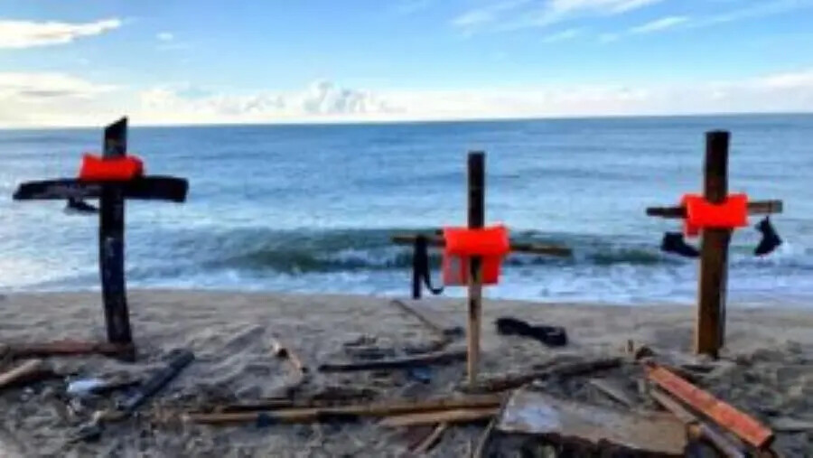 images "Prima un salvagente, poi le persone e poi il panico", le testimonianze dei pescatori nel processo sul naufragio di Cutro 