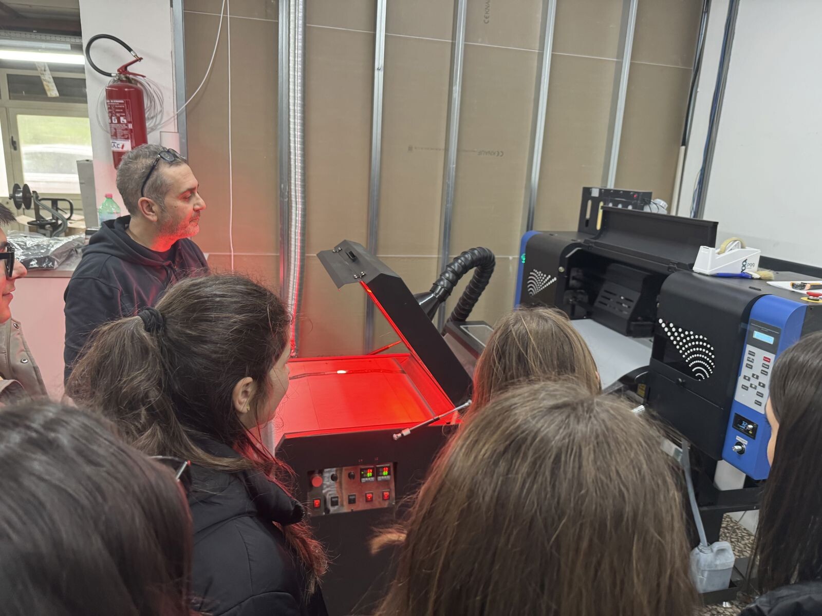 images “Resto in Calabria”, gli studenti del “Polo Liceale Siciliani-De Nobili” visitano le “Grafiche Andreacchio”
