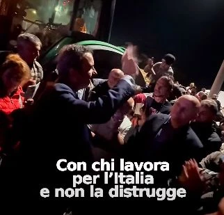 Caro carburante, Occhiuto incontra i manifestanti: "Faremo il possibile"