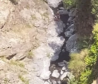 Frana nelle gole del Furria a Roghudi: quattro escursionisti coinvolti, grave una 16enne