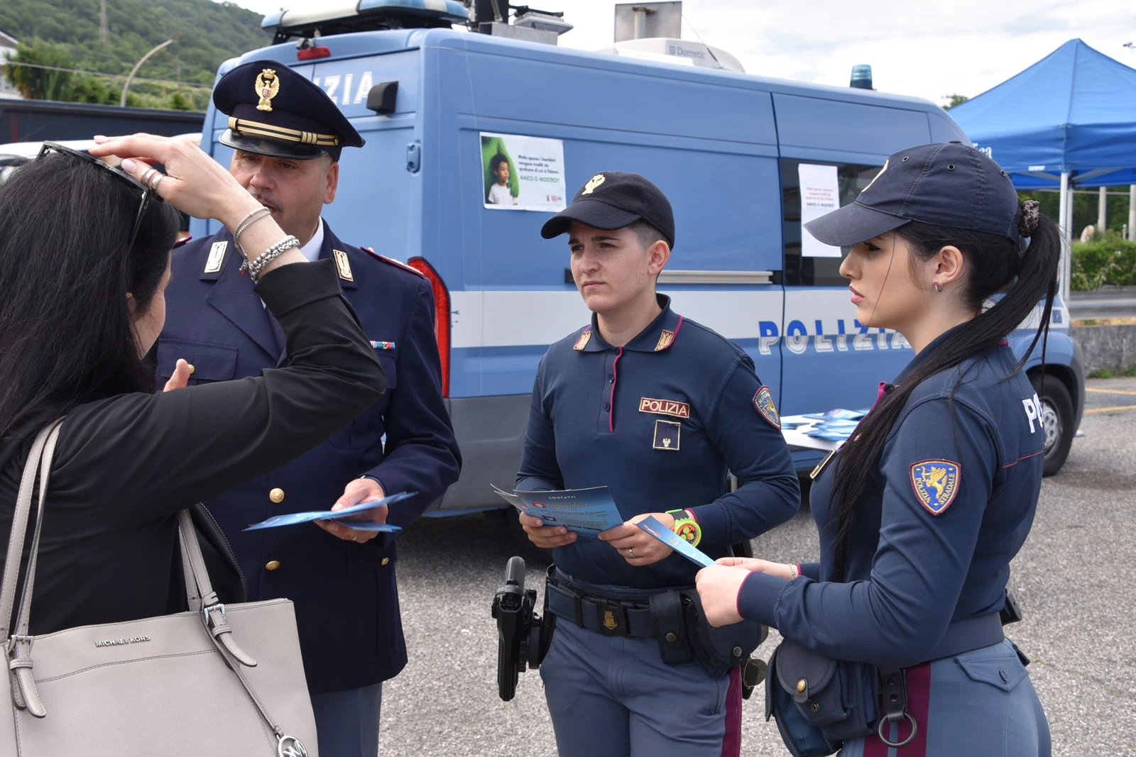  Giornata internazionale dei bambini scomparsi, a Pizzo la Questura scende in autostrada