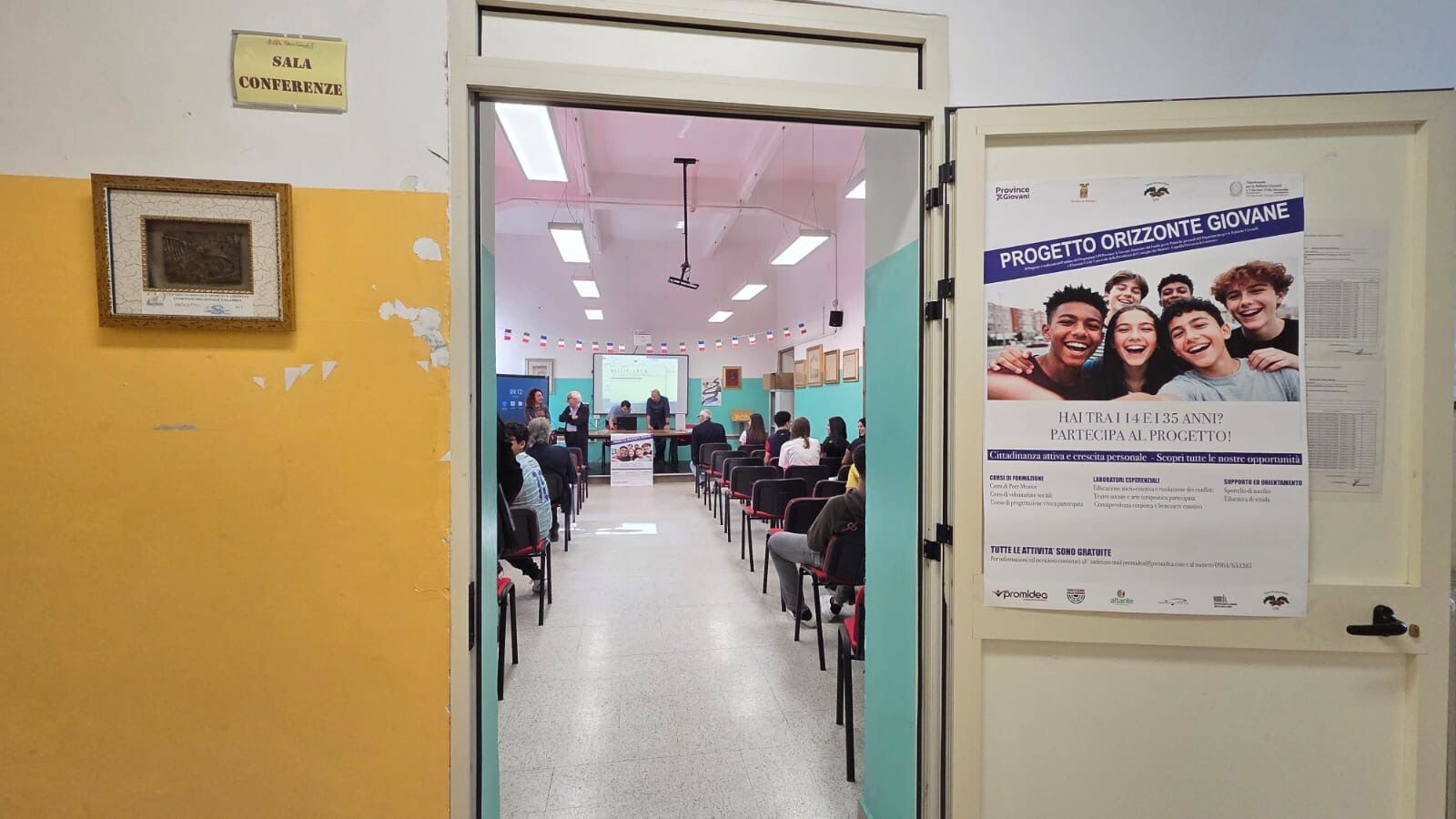 Catanzaro, la rete di “Orizzonte Giovane” incontra gli studenti dell’IIS “V. Emanuele II – B. Chimirri” images Catanzaro, la rete di “Orizzonte Giovane” incontra gli studenti dell’IIS “V. Emanuele II – B. Chimirri”