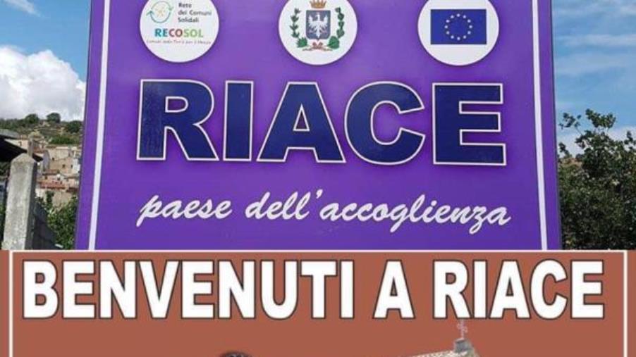 images Carola Rackete in visita a Riace: ricevuta dal collega Mimmo Lucano