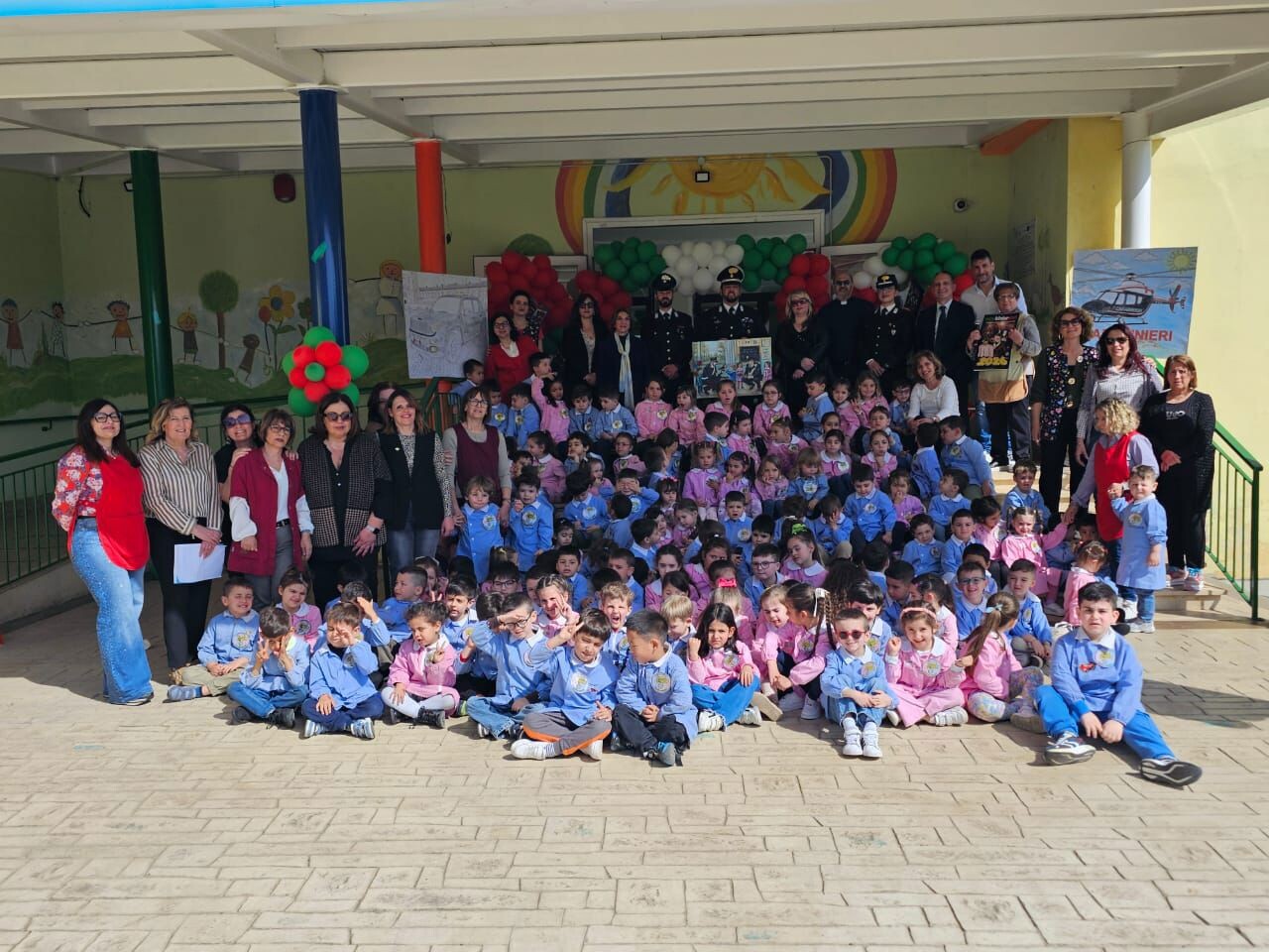 images “Semi di Fiducia”: i carabinieri incontrano i piccoli cittadini di Botricello