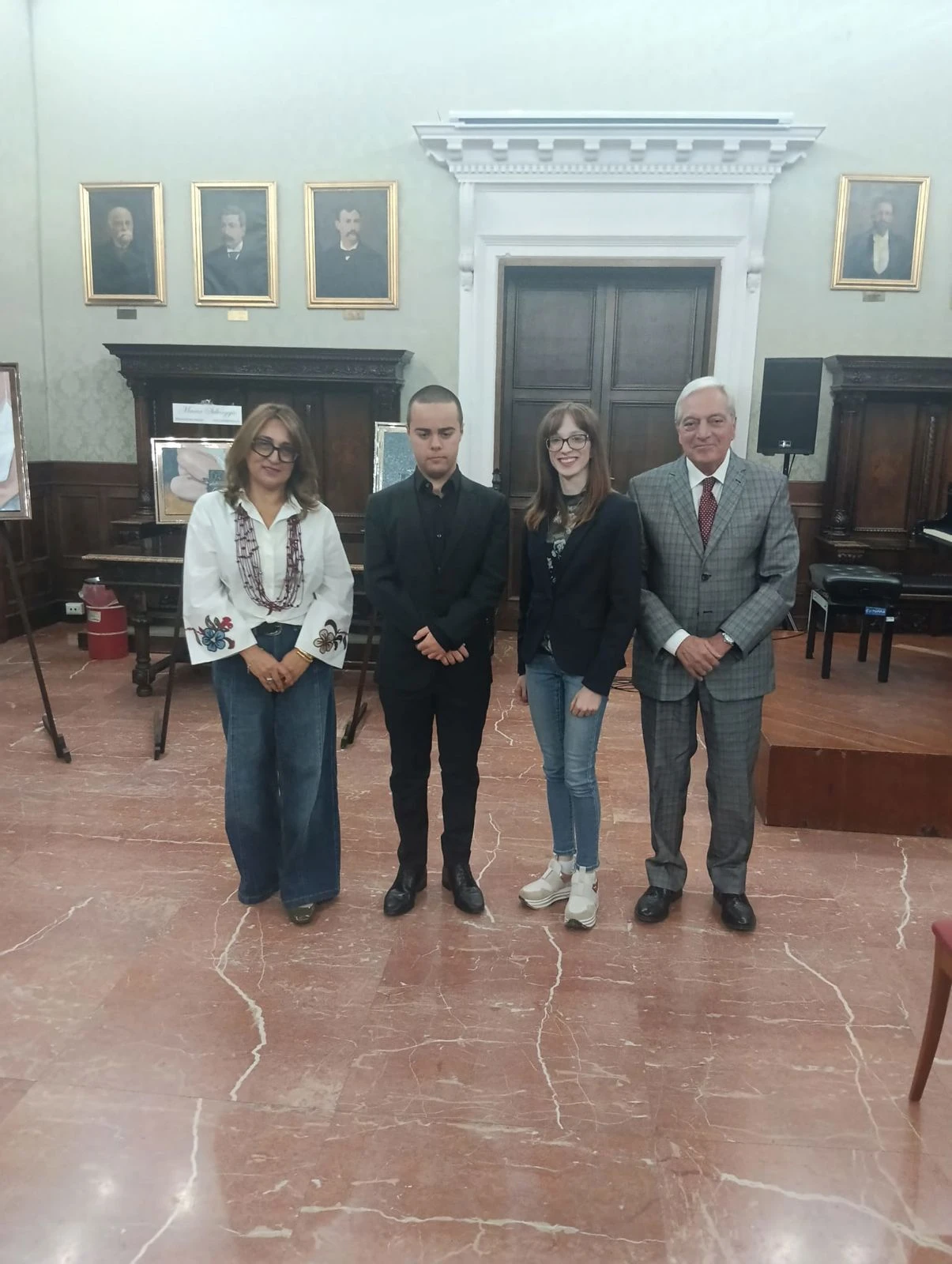 La musica incontra l'arte: un pomeriggio di grandi emozioni a Catanzaro tra note e autoritratti