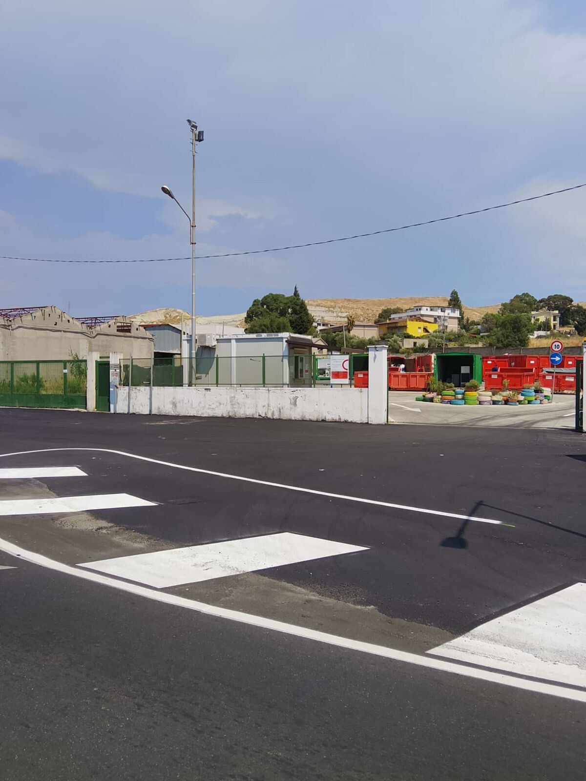images Catanzaro, Scarpino: "Nuovo accesso per l'isola ecologica, intervento che migliora viabilità su viale Magna Graecia"