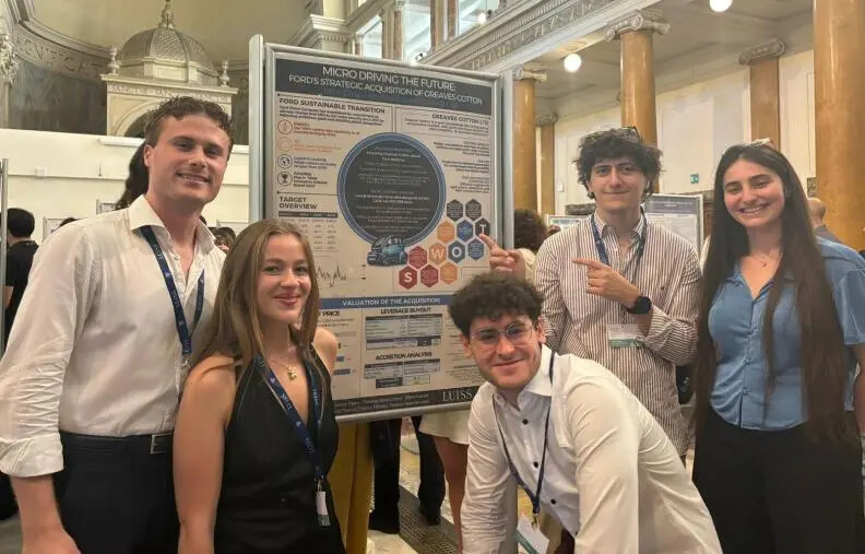 images Il catanzarese Simone Pisano tra i vincitori del progetto "Micro Driving the Future" di Intesa