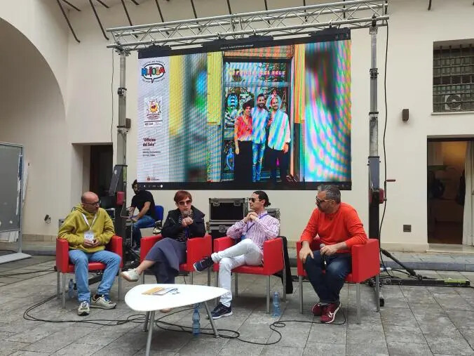 Nuvola Comics, presentato durante "Fumetti InChiostro" il progetto messinese "Officina del Sole"
images Nuvola Comics, presentato durante "Fumetti InChiostro" il progetto messinese "Officina del Sole"