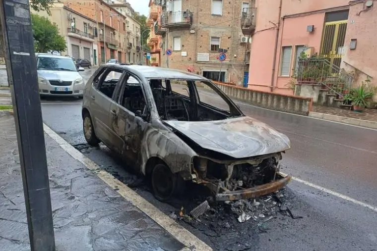 Incendiata l'auto del giornalista Luigi Cristaldi, Occhiuto: "Grave e vile intimidazione" images Incendiata l'auto del giornalista Luigi Cristaldi, Occhiuto: "Grave e vile intimidazione"