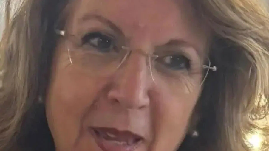 Mengani: “L’odore degli hamburger e il profumo della politica perduta”
