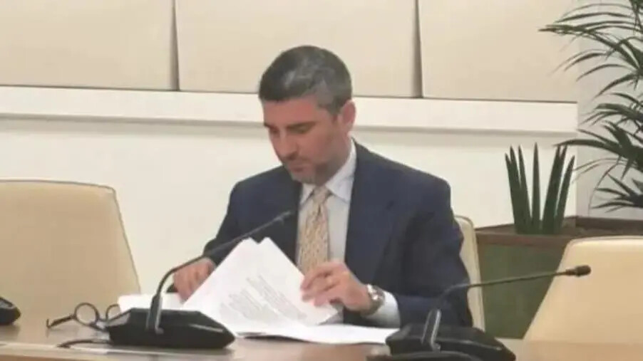 I minori soggetti attivi nelle politiche per prevenire gli abusi: l'intervento di Lomonaco in Consiglio regionale images I minori soggetti attivi nelle politiche per prevenire gli abusi: l'intervento di Lomonaco in Consiglio regionale