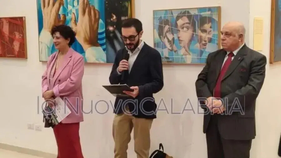 images Catanzaro, inaugurata all'ex Stac di la mostra "Siamo fatti d'arte"