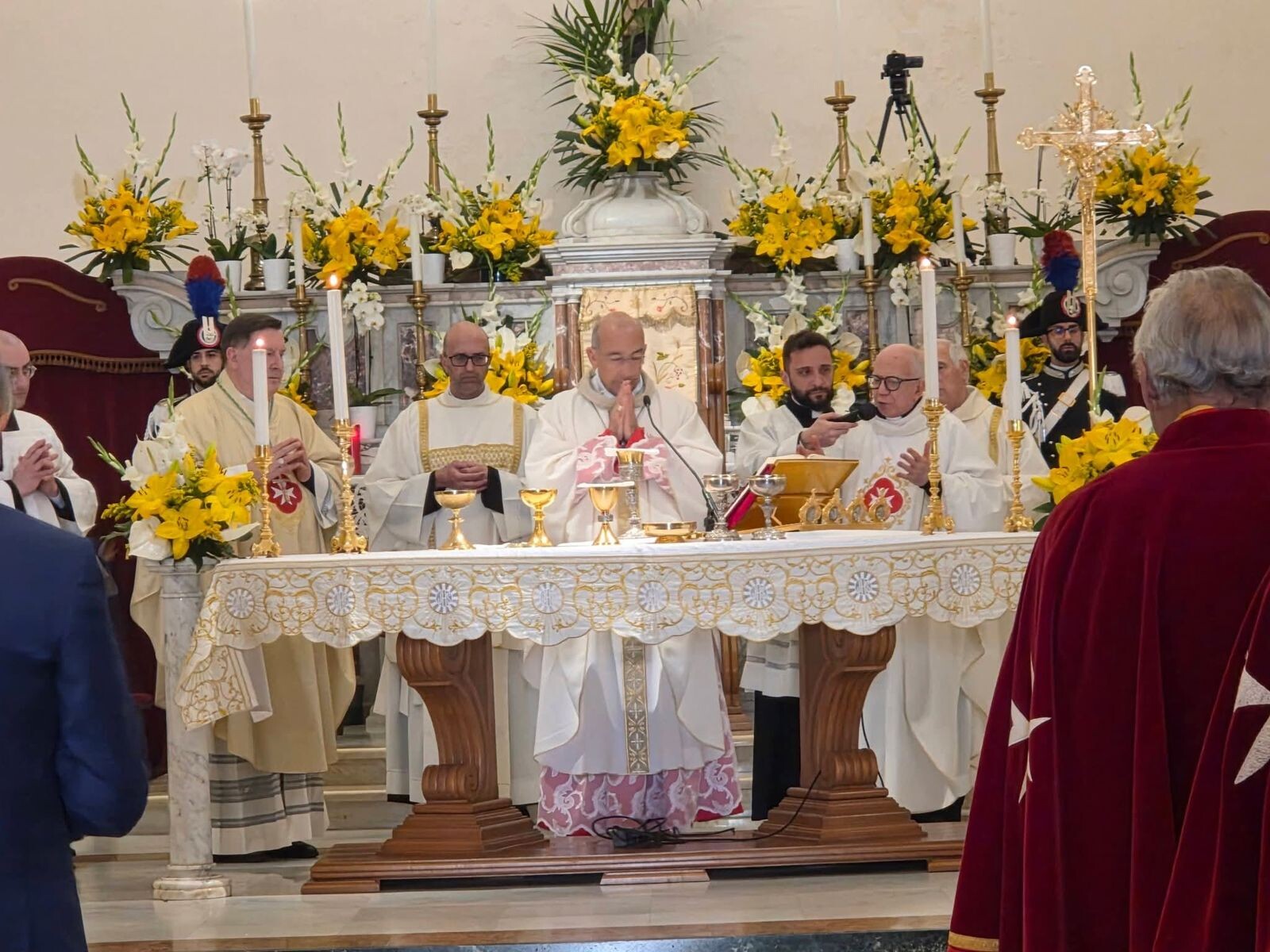 images Catanzaro, il Cardinal Reina ha celebrato nella Chiesa del San Giovanni: il
10 maggio sarà a Crotone