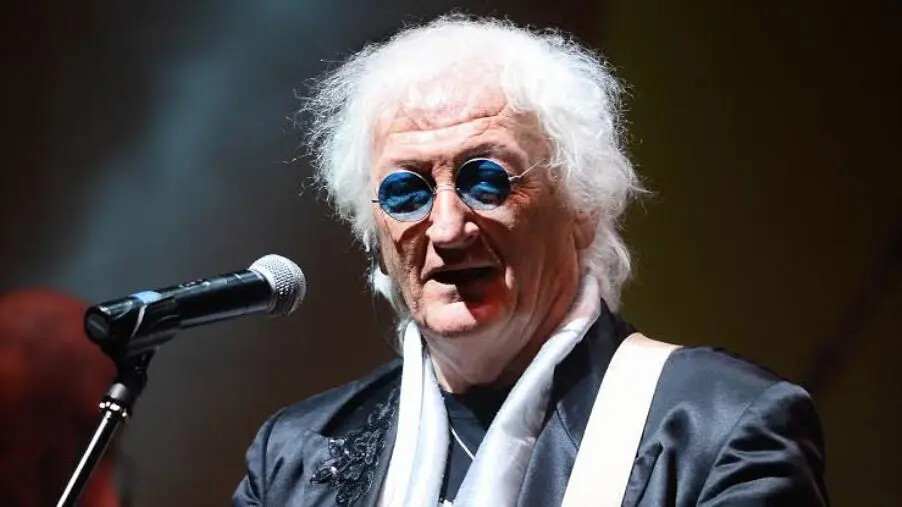 Al Museo del Rock di Catanzaro incontro con Maurizio Vandelli, una delle icone del beat italiano images Al Museo del Rock di Catanzaro incontro con Maurizio Vandelli, una delle icone del beat italiano