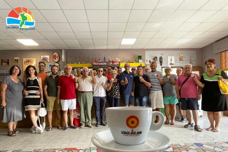 Incendio all'azienda Guglielmo, a Calopezzati il flash mob solidale di Calabria Excellent images Incendio all'azienda Guglielmo, a Calopezzati il flash mob solidale di Calabria Excellent