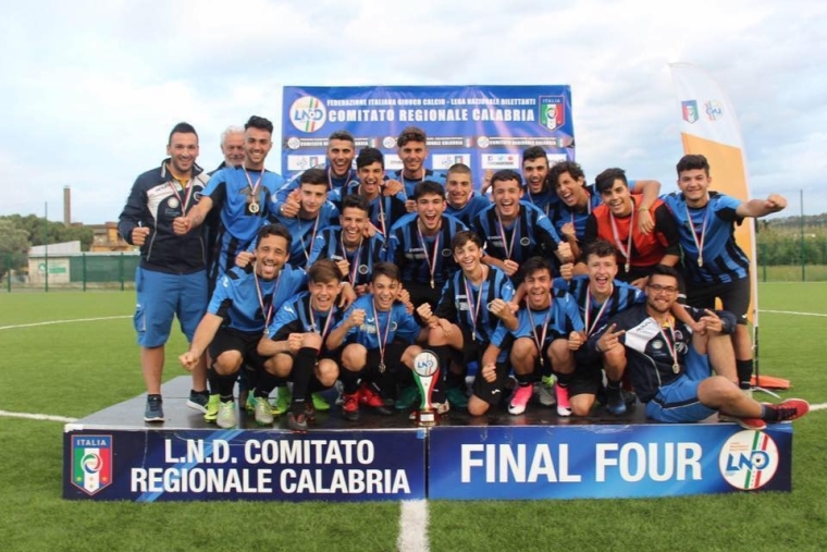 Tonno Callipo, il  tecnico D’Amico e il libero Rizzo
 si presentano al pubblico giallorosso  images Tonno Callipo, il  tecnico D’Amico e il libero Rizzo
 si presentano al pubblico giallorosso