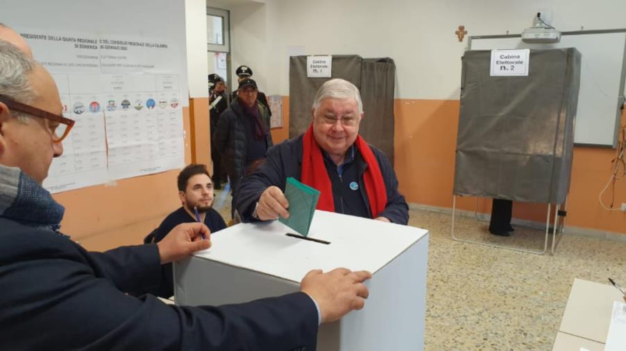 images Anche Borgia omaggia i Caduti nel giorno delle Forze Armate e dell'Unità d'Italia