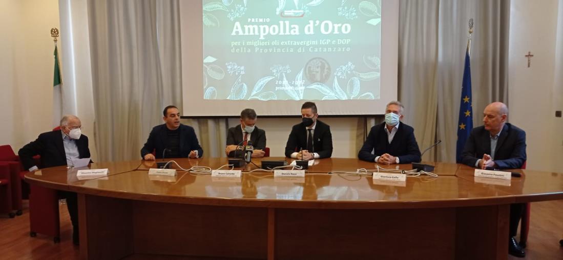 'L'Ampolla d'oro', la Camera di Commercio di Catanzaro premia i migliori oli della provincia images 'L'Ampolla d'oro', la Camera di Commercio di Catanzaro premia i migliori oli della provincia