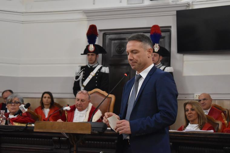 Rovinata la targa contro la ‘Ndrangheta esposta al Comune di Mileto: individuati i presunti responsabili 
 images Rovinata la targa contro la ‘Ndrangheta esposta al Comune di Mileto: individuati i presunti responsabili