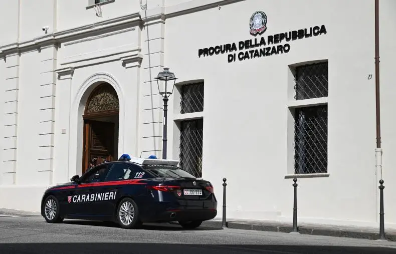 images ‘Ndrangheta, operazione Sahel tra Catanzaro e Cutro: in manette 31 persone (I NOMI)