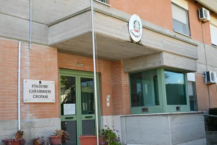 Sellia Marina, guida senza patente e non si ferma all’alt: sanzionato un 41enne 