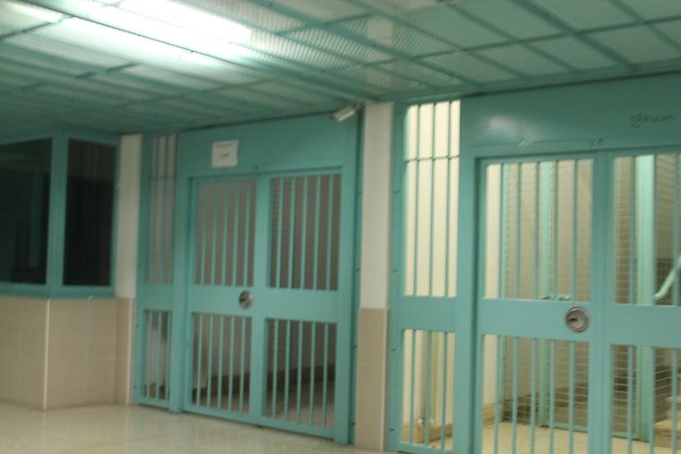 Carceri, detenuto si suicida impiccandosi a Rossano
 images Carceri, detenuto si suicida impiccandosi a Rossano