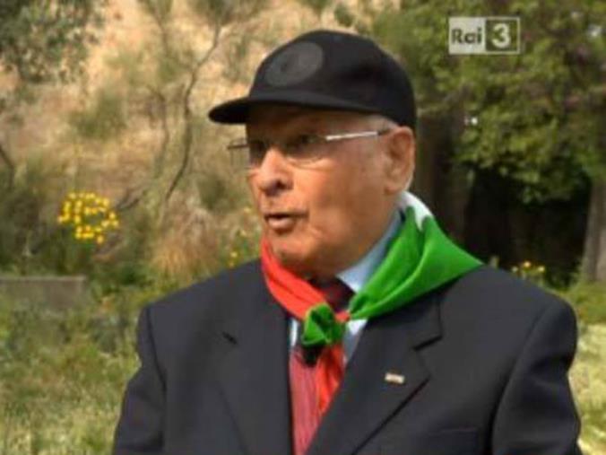 images La storia del partigiano catanzarese Manente sopravvissuto all'eccidio di Montalto: l'Anpi gli consegna la tessera ad honorem 