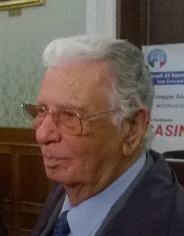 Catanzaro dice addio ad un big democristiano: è morto Carmelo Pujia images Catanzaro dice addio ad un big democristiano: è morto Carmelo Pujia