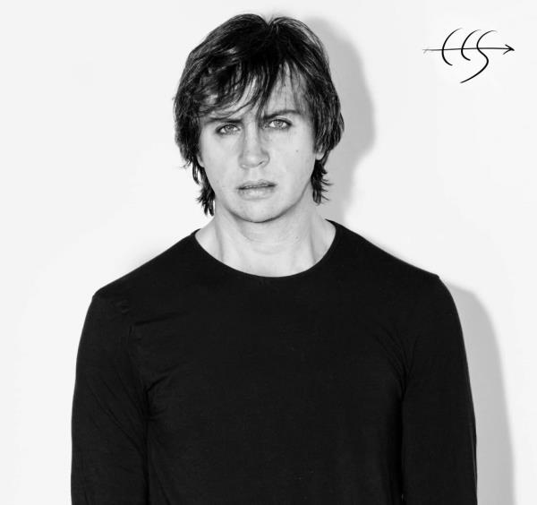 "Una canzone per dimenticarti", il nuovo singolo di Carmine Cristallo Scalzi (VIDEO) images "Una canzone per dimenticarti", il nuovo singolo di Carmine Cristallo Scalzi (VIDEO)