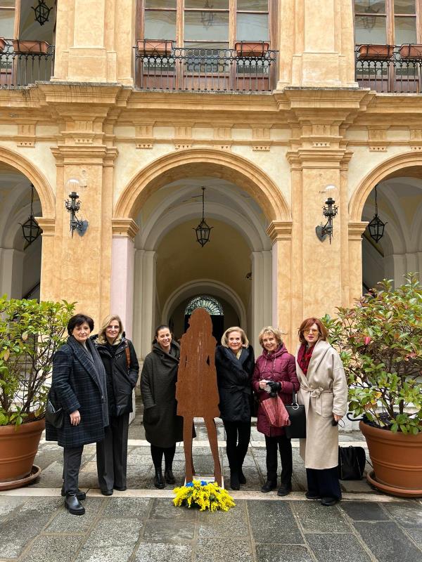 images Festa della donna, Carrozza e Lobello accanto al Soroptimist Catanzaro 
