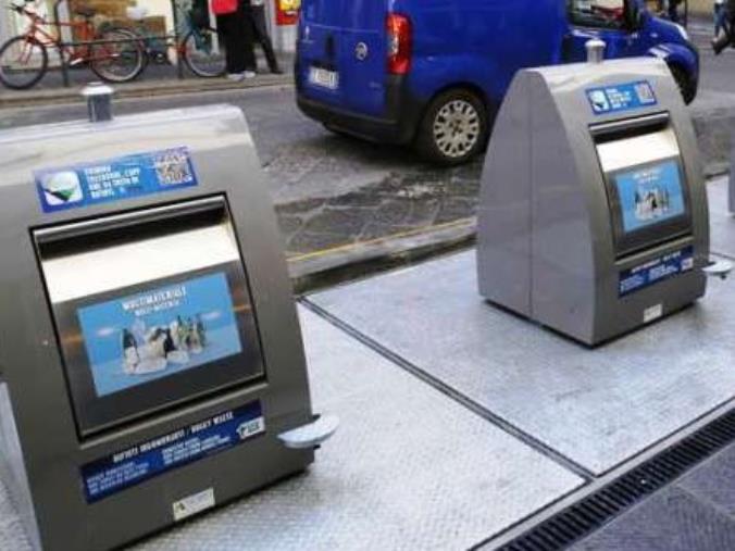 Catanzaro, cassonetti "intelligenti" per migliorare la differenziata: l'idea di Stefano Veraldi images Catanzaro, cassonetti "intelligenti" per migliorare la differenziata: l'idea di Stefano Veraldi