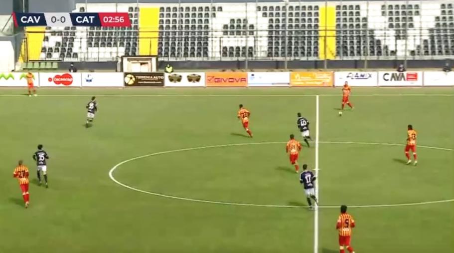 Us Catanzaro 1929, giallorossi di nuovo all'opera dopo la vittoria di Cava. Un turno di squalifica per mister Calabro images Us Catanzaro 1929, giallorossi di nuovo all'opera dopo la vittoria di Cava. Un turno di squalifica per mister Calabro