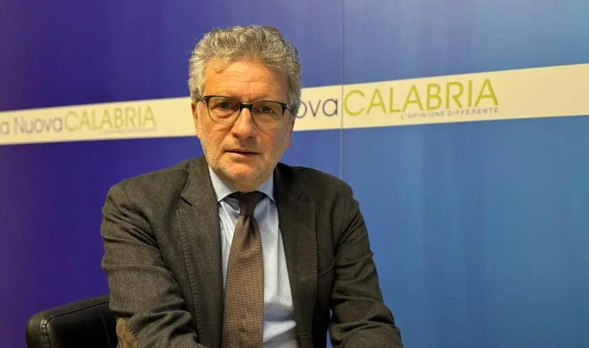 images Esposto in Prefettura e Corte dei Conti: "Illegittima l'adozione del bilancio del Comune di Catanzaro"