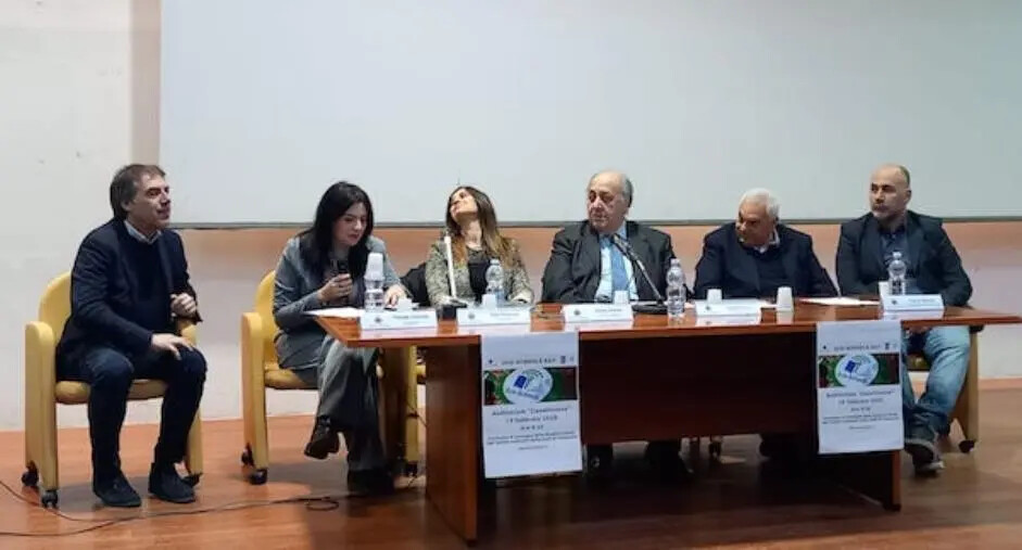 images Eco-Schools Day, consegnata la Bandiera Verde ad alcuni istituti scolastici di Catanzaro