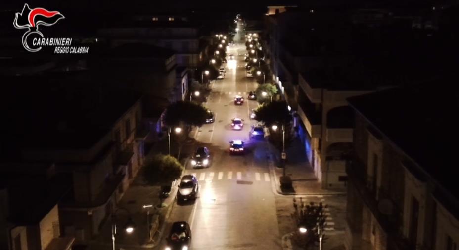 images 'Ndrangheta nel Reggino, imprenditori costretti ad acquistare champagne e liquori dalla cosca: 5 arresti 