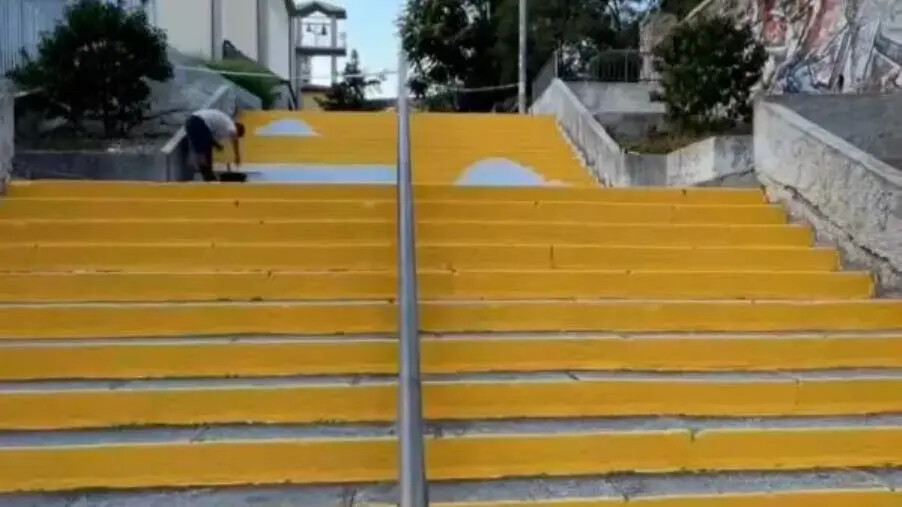 images "Scalin'arte": lunedì 29 luglio l'inaugurazione dell'opera di Frelly in via Daniele