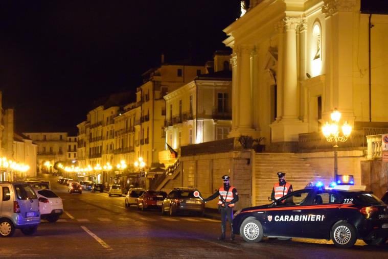 images Lamezia, furti al Centro commerciale e indebito utilizzo di carte di credito: 4 arresti