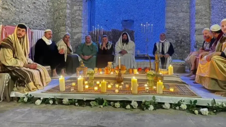 Catanzaro, la suggestiva “Ultima Cena” rappresentata a palazzo Conidi images Catanzaro, la suggestiva “Ultima Cena” rappresentata a palazzo Conidi